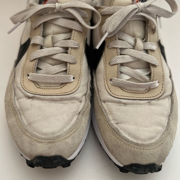 Nike Women's Waffle Debut Running Shoe, Sanddrift Black Phantom White, 9 US - Picture 4 of 6